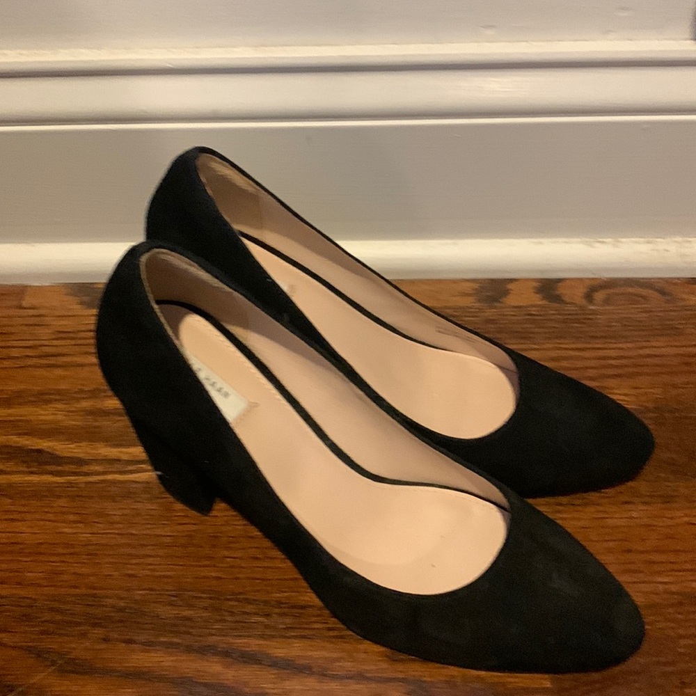 Cole Haan black Suede Pump Size 7.5 never worn!